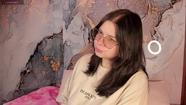 Snapshot of Mey_moon chatting on 03/01/26, 05:42 Mey moon online show from 03/01/26, 05:42