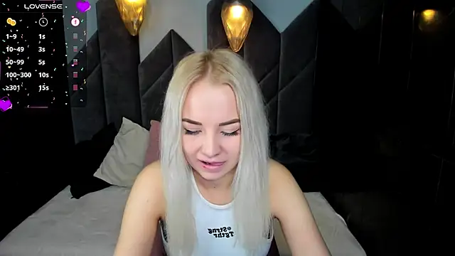 StephanieSweety online show from 12/20/24, 02:05