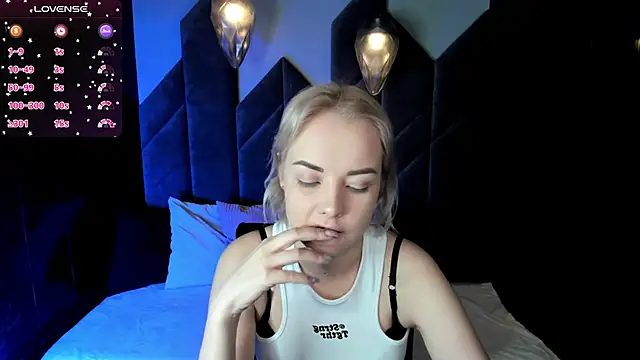 StephanieSweety online show from 02/18/25, 01:44