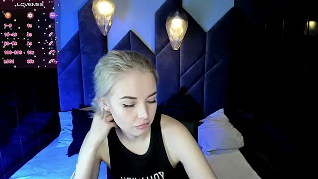 StephanieSweety online show from 03/02/25, 10:38