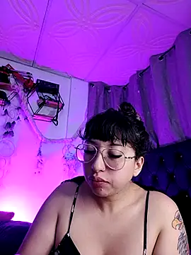 Snapshot of Piafisher1 chatting on 09/23/25, 01:19 Piafisher1 online show from 09/23/25, 01:19