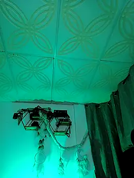 Snapshot of Piafisher1 chatting on 10/11/25, 11:14 Piafisher1 online show from 10/11/25, 11:14