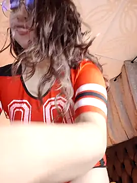 Snapshot of Piafisher1 chatting on 10/12/25, 11:26 Piafisher1 online show from 10/12/25, 11:26