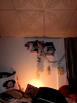 Snapshot of Piafisher1 chatting on 10/16/25, 01:17 Piafisher1 online show from 10/16/25, 01:17