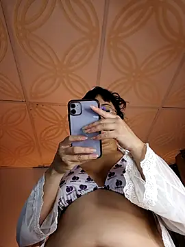 Snapshot of Piafisher1 chatting on 10/17/25, 01:20 Piafisher1 online show from 10/17/25, 01:20