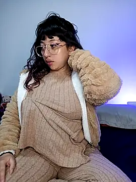 Snapshot of Piafisher1 chatting on 11/06/25, 01:17 Piafisher1 online show from 11/06/25, 01:17