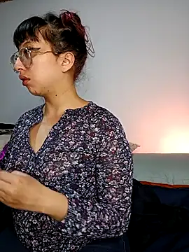 Snapshot of Piafisher1 chatting on 11/08/25, 01:17 Piafisher1 online show from 11/08/25, 01:17