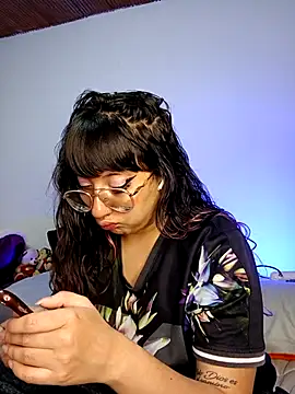 Snapshot of Piafisher1 chatting on 11/13/25, 01:15 Piafisher1 online show from 11/13/25, 01:15