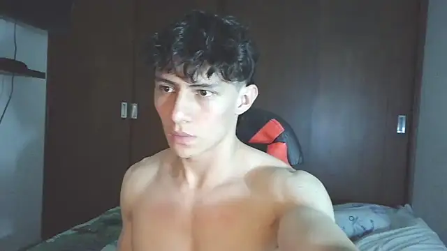 Snapshot of aresholland chatting on 09/25/25, 04:38 aresholland online show from 09/25/25, 04:38