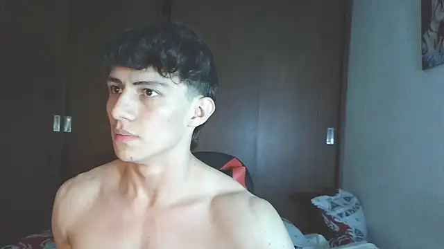 Snapshot of aresholland chatting on 10/22/25, 03:18 aresholland online show from 10/22/25, 03:18