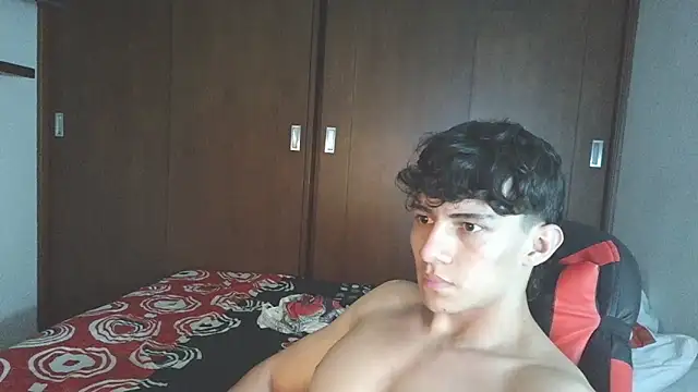 Snapshot of aresholland chatting on 10/24/25, 03:47 aresholland online show from 10/24/25, 03:47