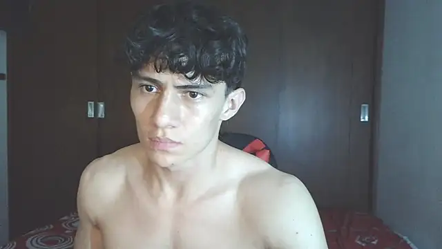 Snapshot of aresholland chatting on 11/09/25, 03:27 aresholland online show from 11/09/25, 03:27