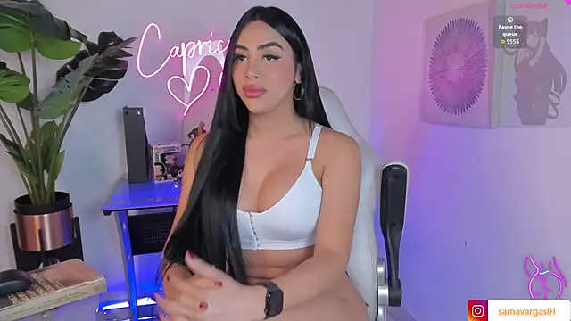 Korina Saenz01 online show from 11/08/25, 11:47