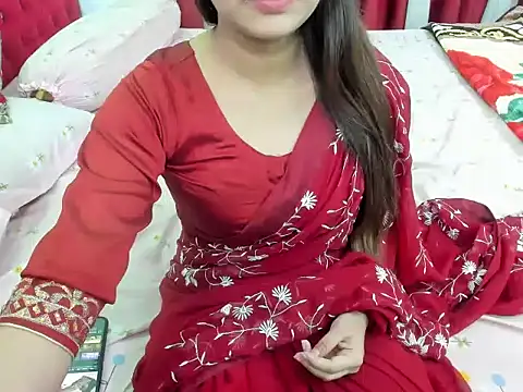 AttractiveQueen2002 online show from 12/24/24, 03:47