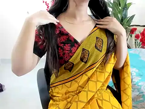 AttractiveQueen2002 online show from 09/10/25, 05:46