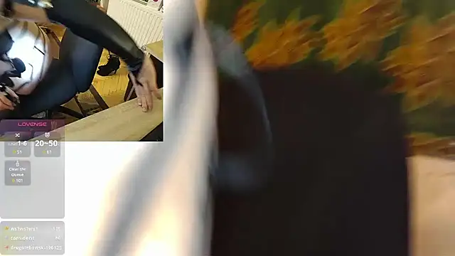 Snapshot of SissyLunaCD chatting on 12/13/24, 11:17 SissyLunaCD online show from 12/13/24, 11:17