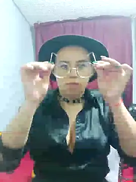 Snapshot of TamySweetness chatting on 12/21/24, 10:30 TamySweetness online show from 12/21/24, 10:30
