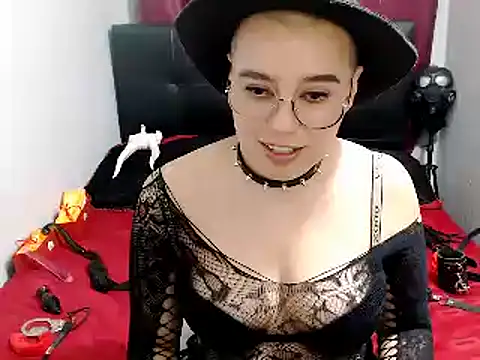 Snapshot of TamySweetness chatting on 12/22/24, 01:34 TamySweetness online show from 12/22/24, 01:34
