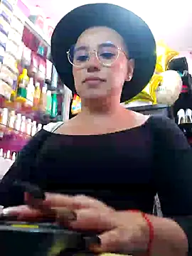 Snapshot of TamySweetness chatting on 01/18/25, 06:43 TamySweetness online show from 01/18/25, 06:43