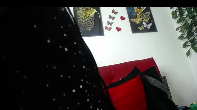 luzcastillo07 online show from 02/10/25, 08:31