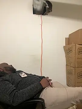 Snapshot of africandickxxl chatting on 11/22/25, 11:42 africandickxxl online show from 11/22/25, 11:42