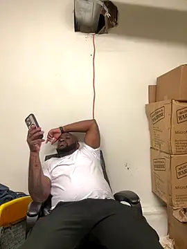 Snapshot of africandickxxl chatting on 11/24/25, 03:12 africandickxxl online show from 11/24/25, 03:12