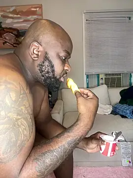 Snapshot of africandickxxl chatting on 11/28/25, 09:56 africandickxxl online show from 11/28/25, 09:56