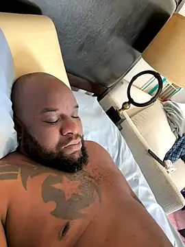 Snapshot of africandickxxl chatting on 12/13/25, 08:25 africandickxxl online show from 12/13/25, 08:25