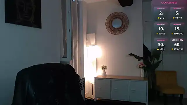 Crystal-dreamt online show from 06/17/26, 02:29