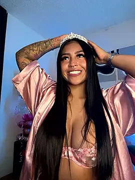Snapshot of meganjames1 chatting on 01/07/26, 12:18 meganjames1 online show from 01/07/26, 12:18