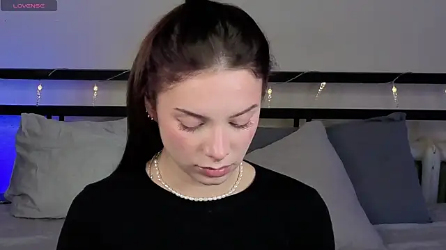 Snapshot of sinthiaroze chatting on 10/18/25, 05:25 sinthiaroze online show from 10/18/25, 05:25