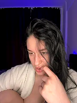 moniqque online show from 10/12/25, 12:04