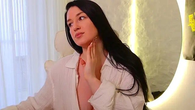 moniqque online show from 12/04/25, 08:23