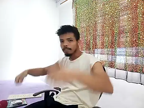 Snapshot of danidiazto2023 chatting on 02/11/25, 05:40 danidiazto2023 online show from 02/11/25, 05:40