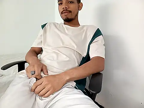 Snapshot of danidiazto2023 chatting on 03/02/25, 03:48 danidiazto2023 online show from 03/02/25, 03:48