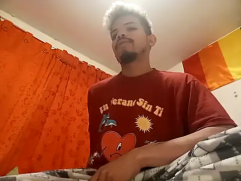 Snapshot of danidiazto2023 chatting on 10/16/25, 12:22 danidiazto2023 online show from 10/16/25, 12:22