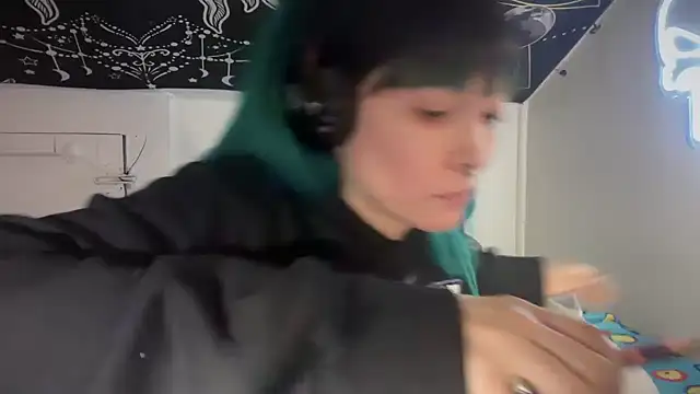 FRRANNKIE online show from 12/24/24, 12:00