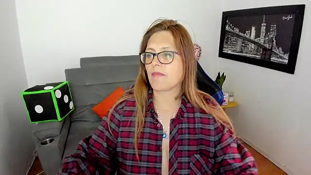 Ivette Shaira online show from 01/28/25, 02:10