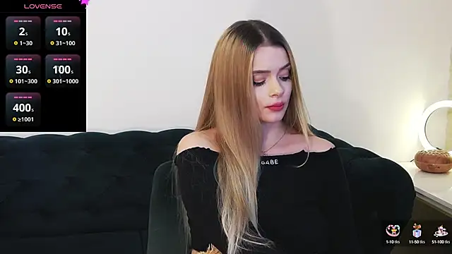 Snapshot of Kailynn_Moenn chatting on 12/15/24, 11:09 Kailynn Moenn online show from 12/15/24, 11:09