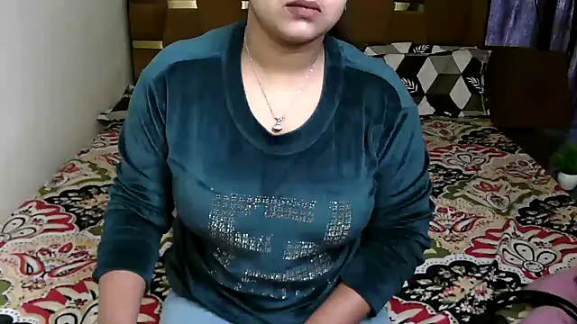 shivi moto online show from 12/21/24, 05:47
