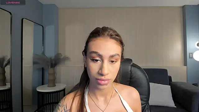 Snapshot of DannaCruz chatting on 09/28/25, 10:53 DannaCruz online show from 09/28/25, 10:53