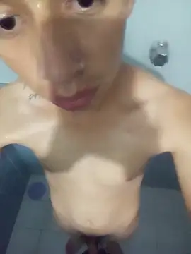 Snapshot of adri_uwu chatting on 12/10/24, 05:17 adri uwu online show from 12/10/24, 05:17