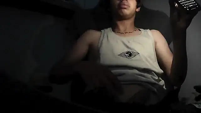 Snapshot of adri_uwu chatting on 10/04/25, 01:03 adri uwu online show from 10/04/25, 01:03