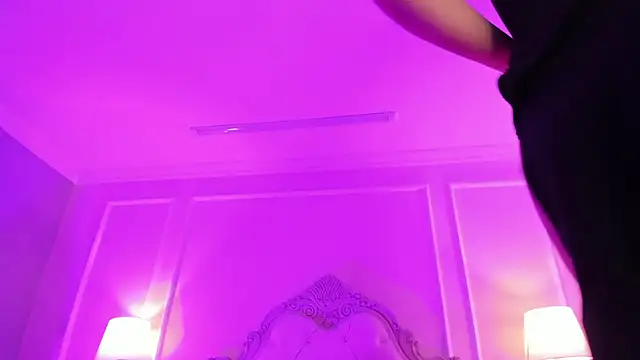 LucianaCarter online show from 10/16/25, 03:40