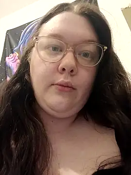 Snapshot of Sexycurvyemilyy chatting on 02/10/26, 04:05 Sexycurvyemilyy online show from 02/10/26, 04:05