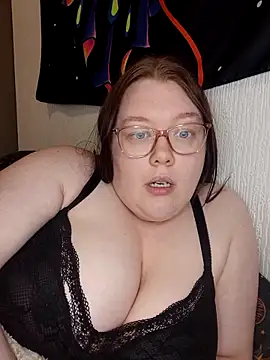 Snapshot of Sexycurvyemilyy chatting on 04/01/26, 09:12 Sexycurvyemilyy online show from 04/01/26, 09:12