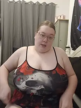 Sexycurvyemilyy online show from 06/20/26, 09:17