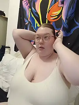 Sexycurvyemilyy online show from 07/09/26, 09:52