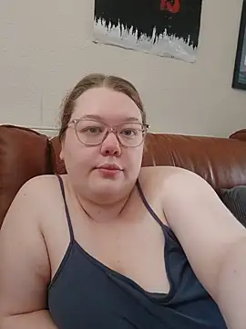 Sexycurvyemilyy online show from 07/11/26, 01:36
