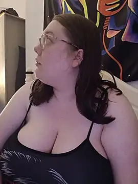 Sexycurvyemilyy online show from 07/21/26, 09:39